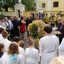 Dožínky ErntedankKirche Patzmannsdorf
